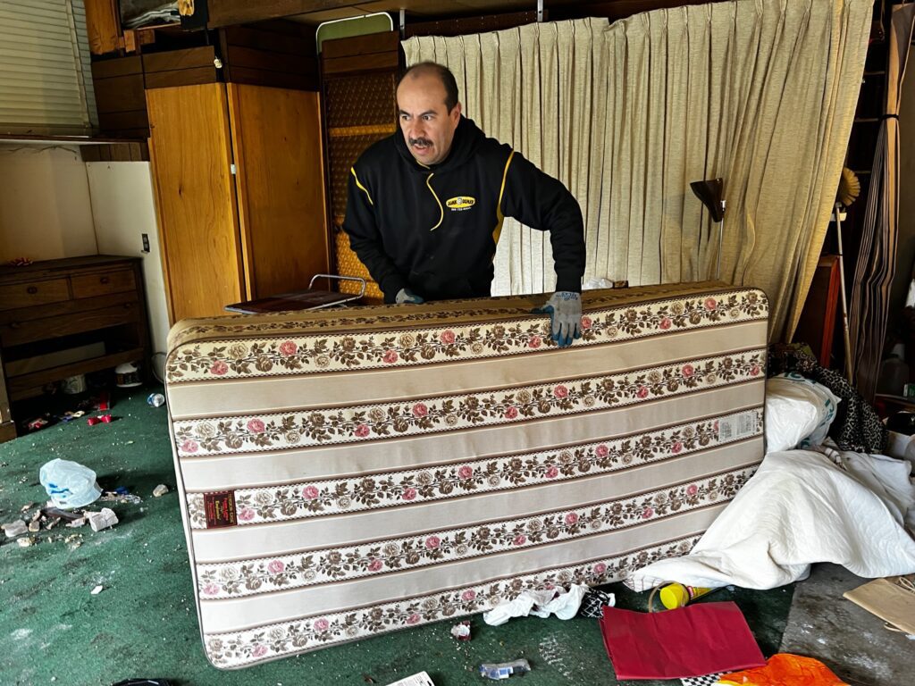 how to get rid of an old mattress